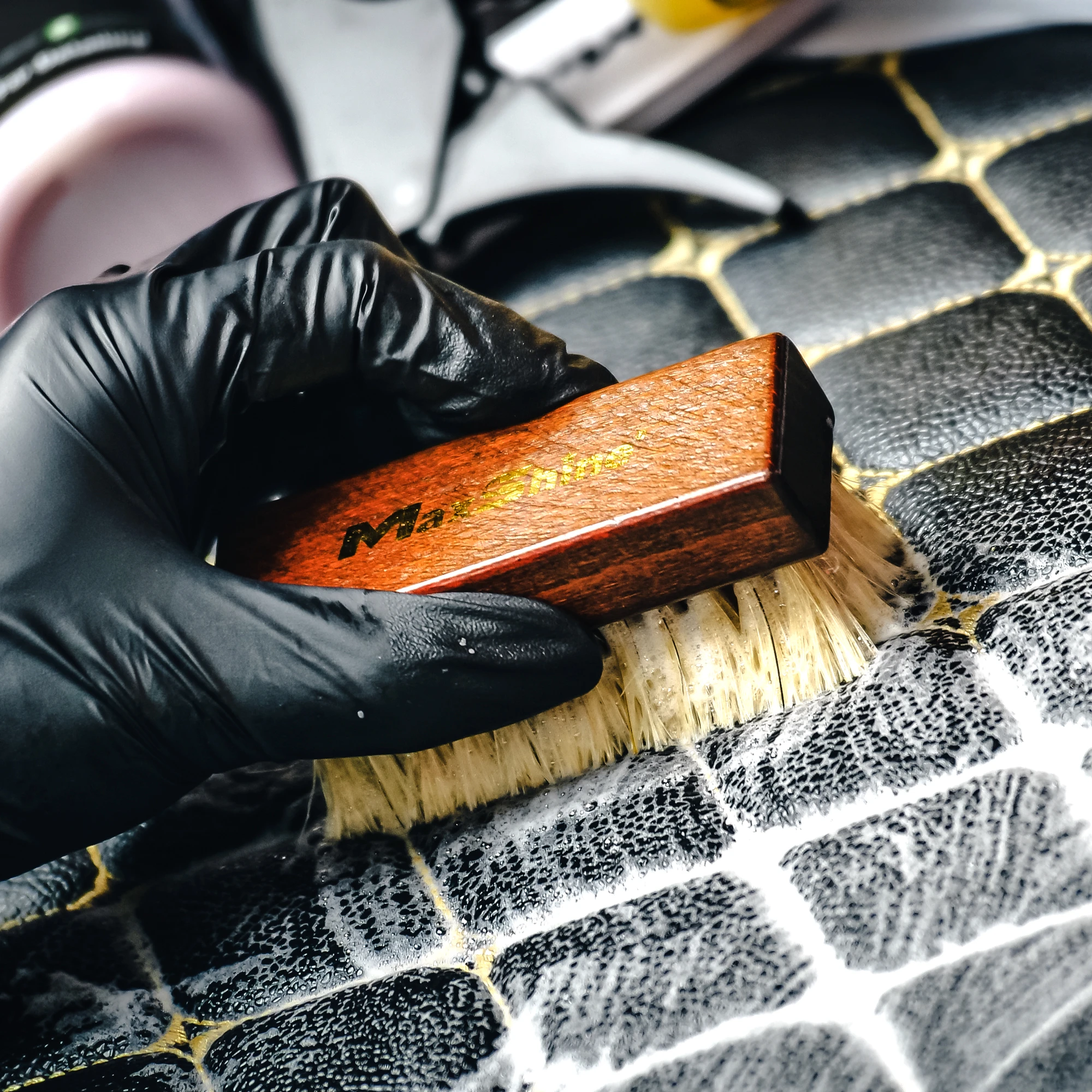 Maxshine 7012002 Щетка для внутренней отделки, кожи, ткани, винила, пластмассы - 2